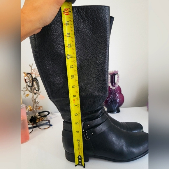 Made in Italy. Leather boots, size 41, wide leg 17 inch. Made in Italy. - Picture 2 of 10